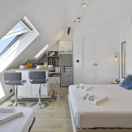 Victoria - Welkeys Apartment